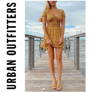 URBAN OUTFITTERS Charlie Knit Short Sleeve Mini Dress UO Floral Stretch Womens M